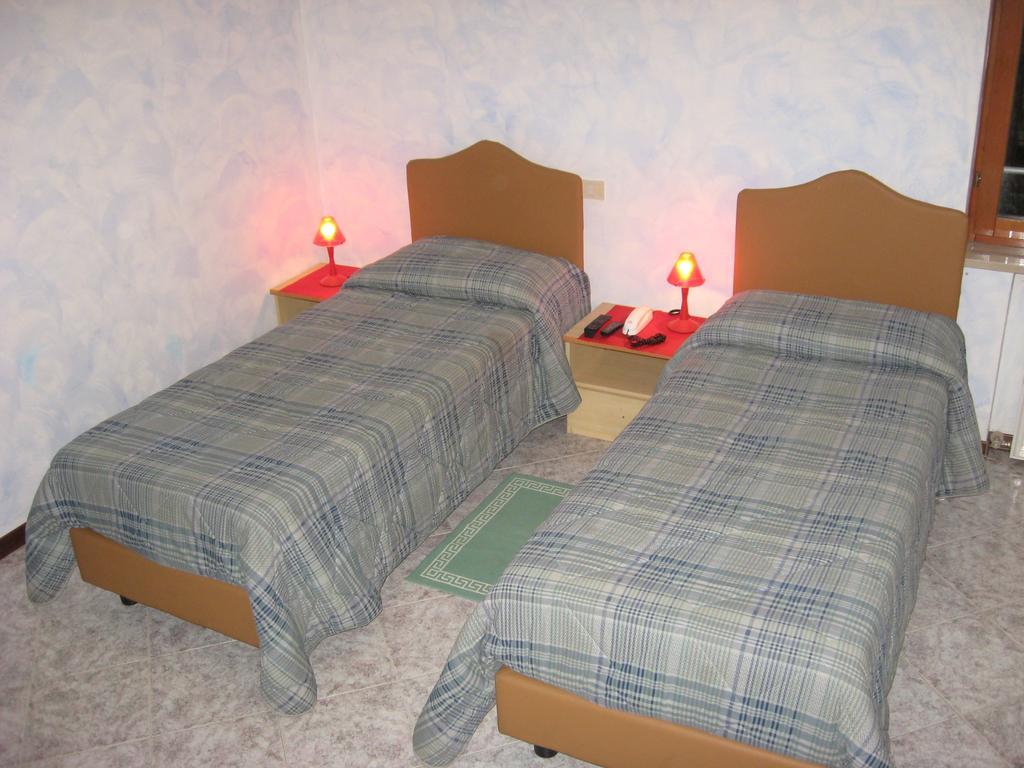 Albergo Ristorante Rosade Tavagnacco Exteriör bild