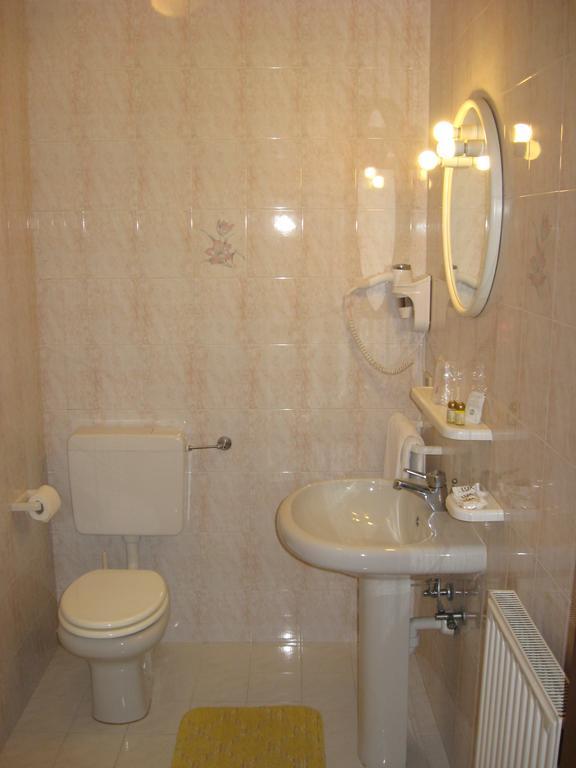 Albergo Ristorante Rosade Tavagnacco Exteriör bild