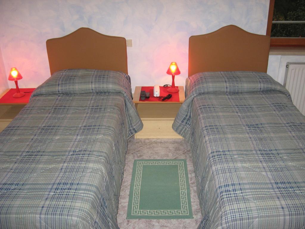 Albergo Ristorante Rosade Tavagnacco Rum bild